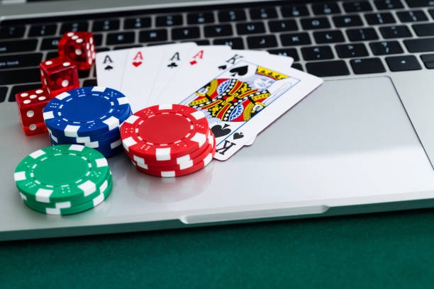 Live blackjack table with dealer and player cards visible on ransjitu login mobile screen